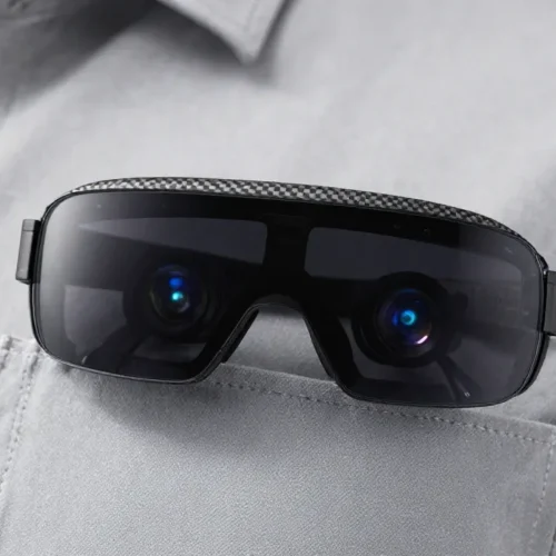 Addio visore pesante: arrivano gli occhiali VR da soli 93 grammi